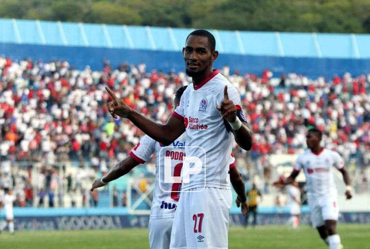 La celebración de Jerry Bengtson tras su gol que puso a ganar al Olimpia.