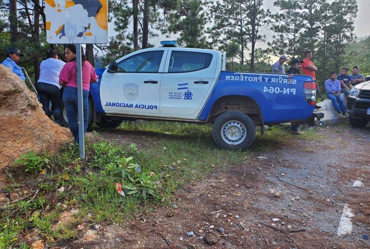 Por otro lado, María Gómez, esposa y madre de los fallecidos, responsabilizó de la matanza a una tía de Gilberto Bautista, de 42 años, a la que no identificó, y señaló que la causa sería una “pelea por tierras”.
