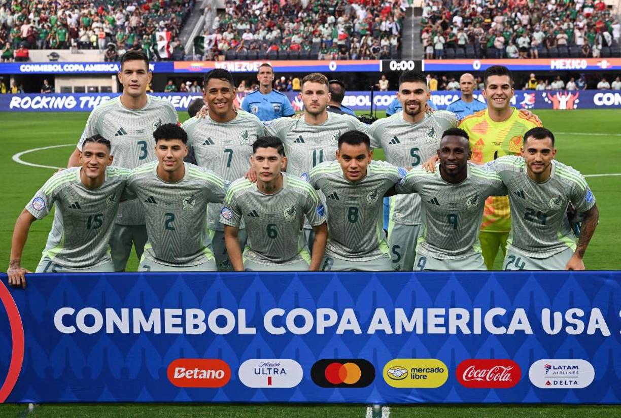 La selección de México enfrenta este domingo a Ecuador por el cierre de la fase de grupos de la Copa América. El conjunto mexicana está obligado a ganar, ya que un empate o derrota lo deja eliminada.