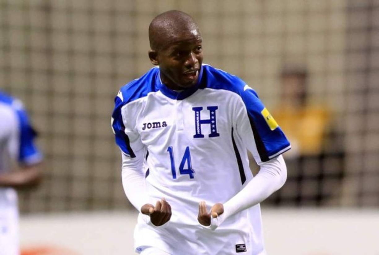 Boniek García: Sorpresivamente, es uno de los jugadores que la gente le pide a Pinto que pueda ser de la partida ante Australia. El volante no ha tenido los minutos deseados en los juegos.