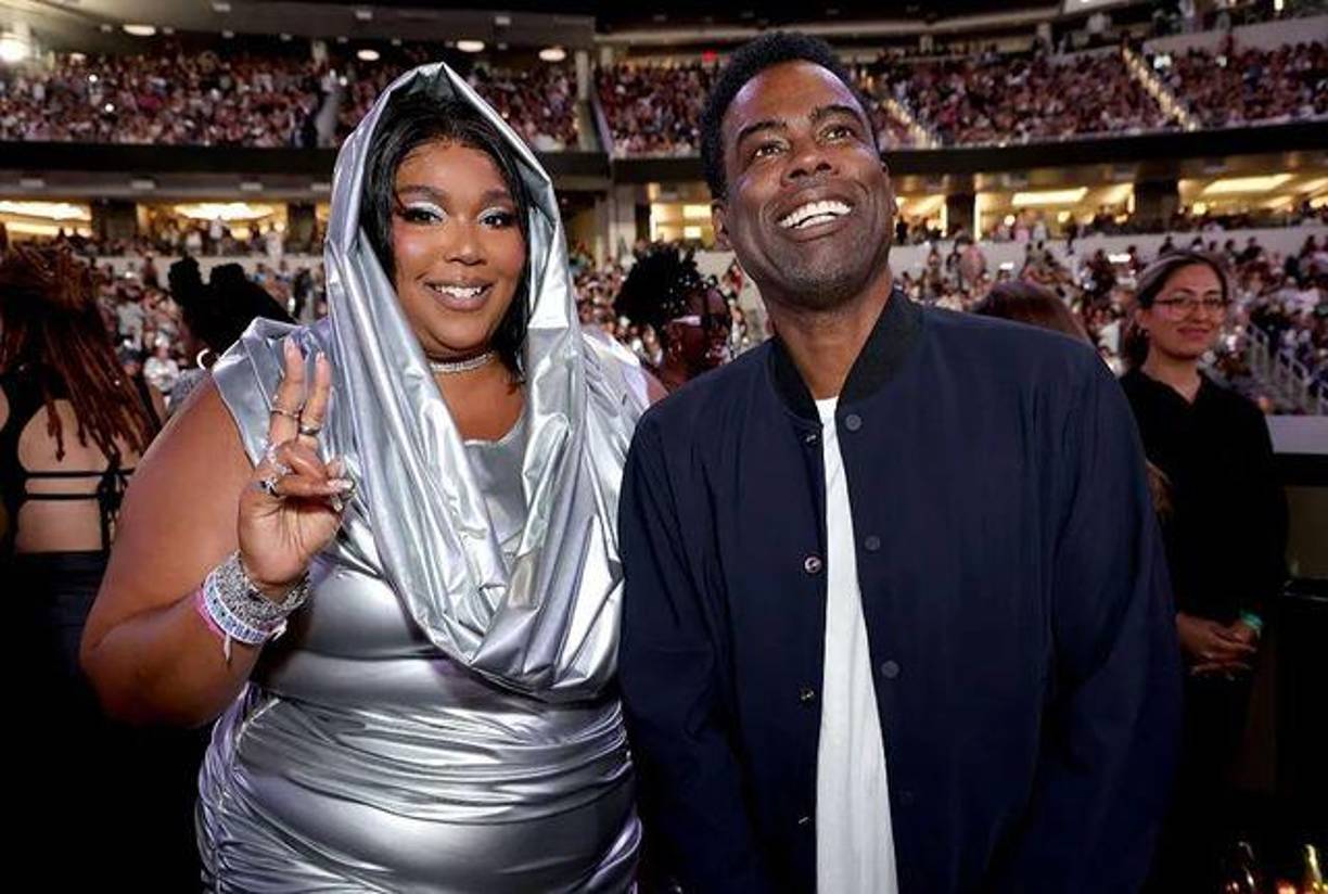 La cantante Lizzo y el actor y comendiante Chris Rock también disfrutaron del show.
