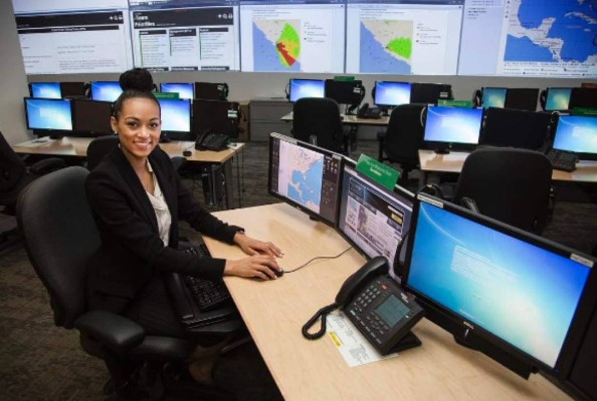 Kara en su oficina en Washington D.C. La Miss USA es también una empleada del Gobierno de Donald Trump.