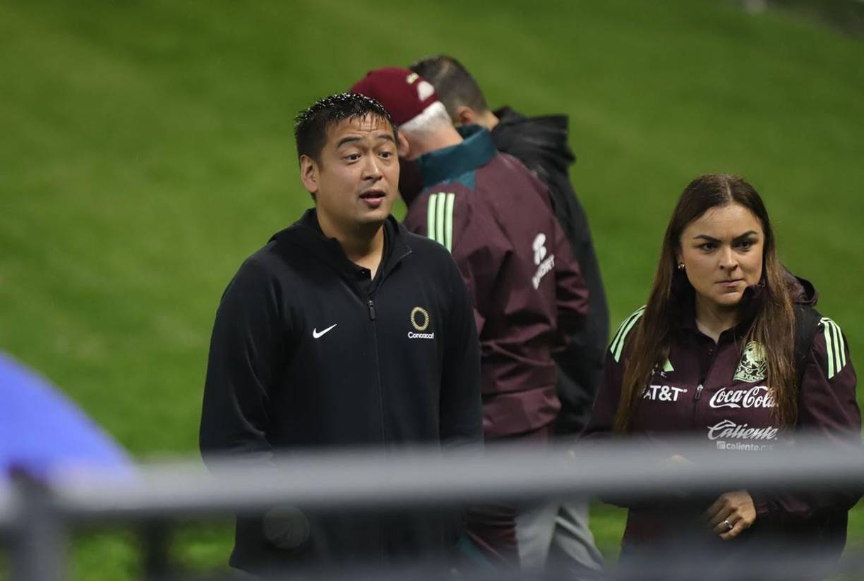 Comisarios de Concacaf no se perdieron detalles de los trabajos de México en el recinto sampedrano.