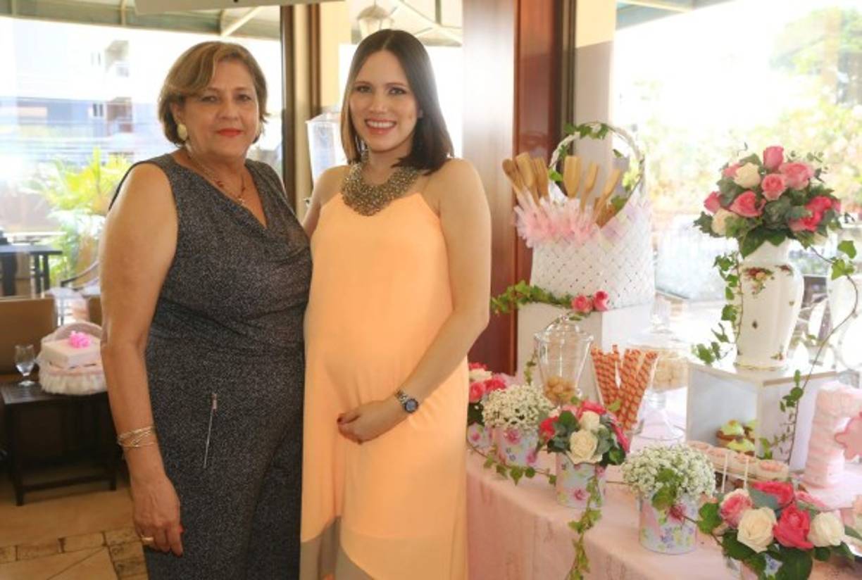 Blanca y Daniela Palacios.