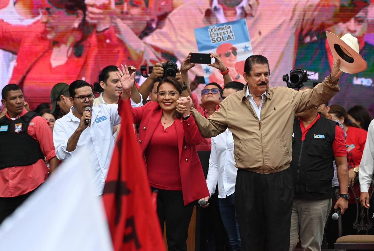 Roy Santos, afirmó que "el Señor me ha recordado diciendo, que fue él quien sacó en 2009 al expresidente Zelaya del gobierno, porque carga una semilla maligna y que no está dentro de sus propósitos divinos para el país". Advirtió de que "sí (Zelaya) insiste en controlar el actual gobierno, será el causante de su caída estrepitosa que lo dejará en vergüenza y, que, si él y los suyos siguen en meter sistemas totalitarios y contrarios a la fe, hasta podrían llegar a morir".