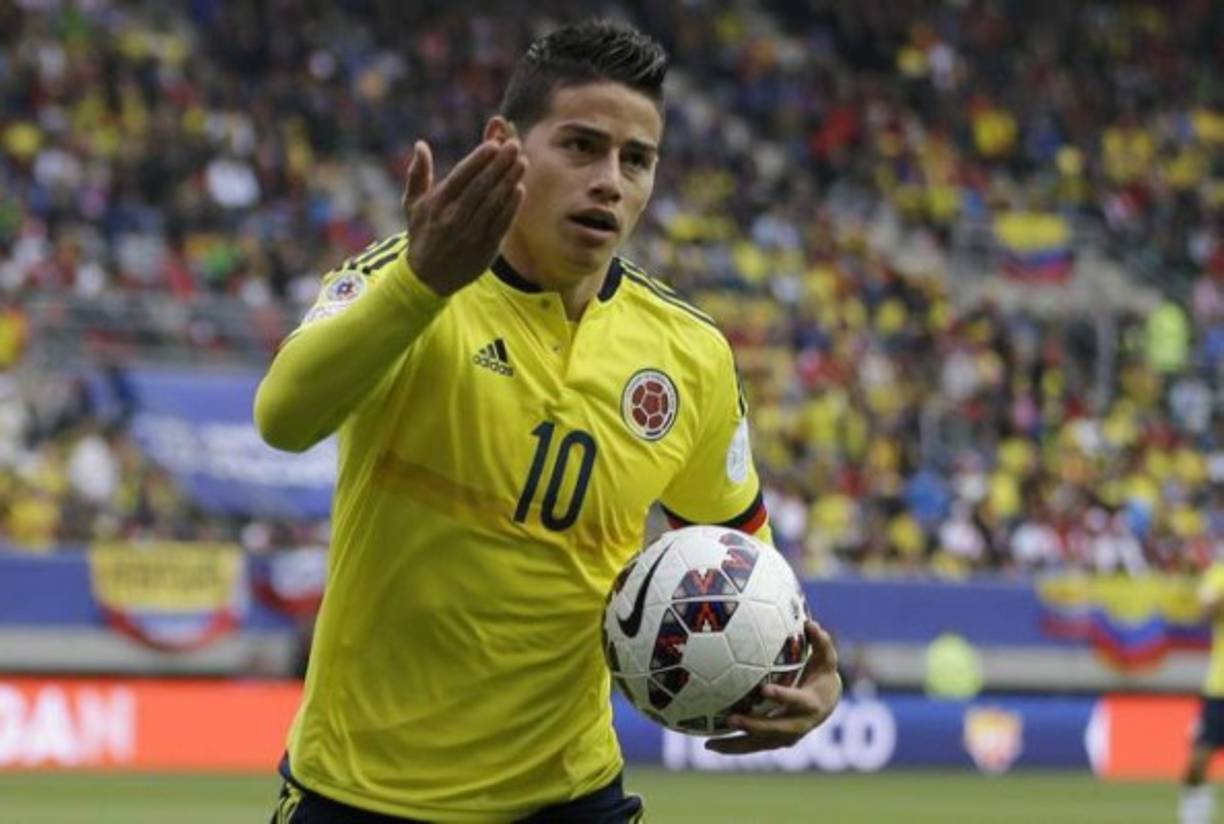 James Rodríguez: La prensa italiana informa que el mediocampista colombiano llegaría a la Serie A de Italia en donde jugaría en el Napoli, todo por cuenta de la solicitud del técnico Carlo Ancelotti, quien desea reencontrarse con él. Lo dirigió en Real Madrid.