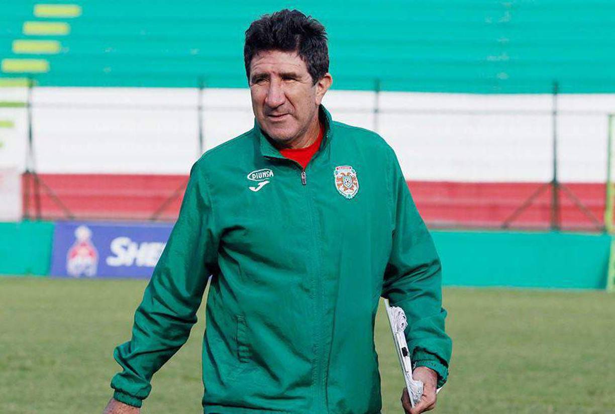 Héctor Vargas, entrenador argentino de dilatada trayectoria en el país, rechazó un ofrecimiento para dirigir a Real Sociedad de Tocoa. El equipo aguaneño optó por otra opción. 