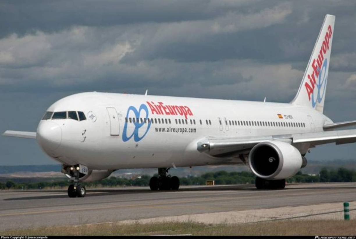 A partir del próximo mes de abril Air Europa operará un vuelo semanal entre Madrid, España y San Pedro Sula en Honduras durante seis meses. Juan Orlando Hernández, confirmó este lunes que la compañía operará 26 vuelos en total en la temporada alta de Europa abriendo numerosas puertas al turismo en Honduras.