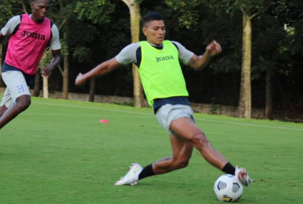 Bryan Moya no jugará ante Canadá pero sí podrá estar en el siguiente juega contra El Salvador.