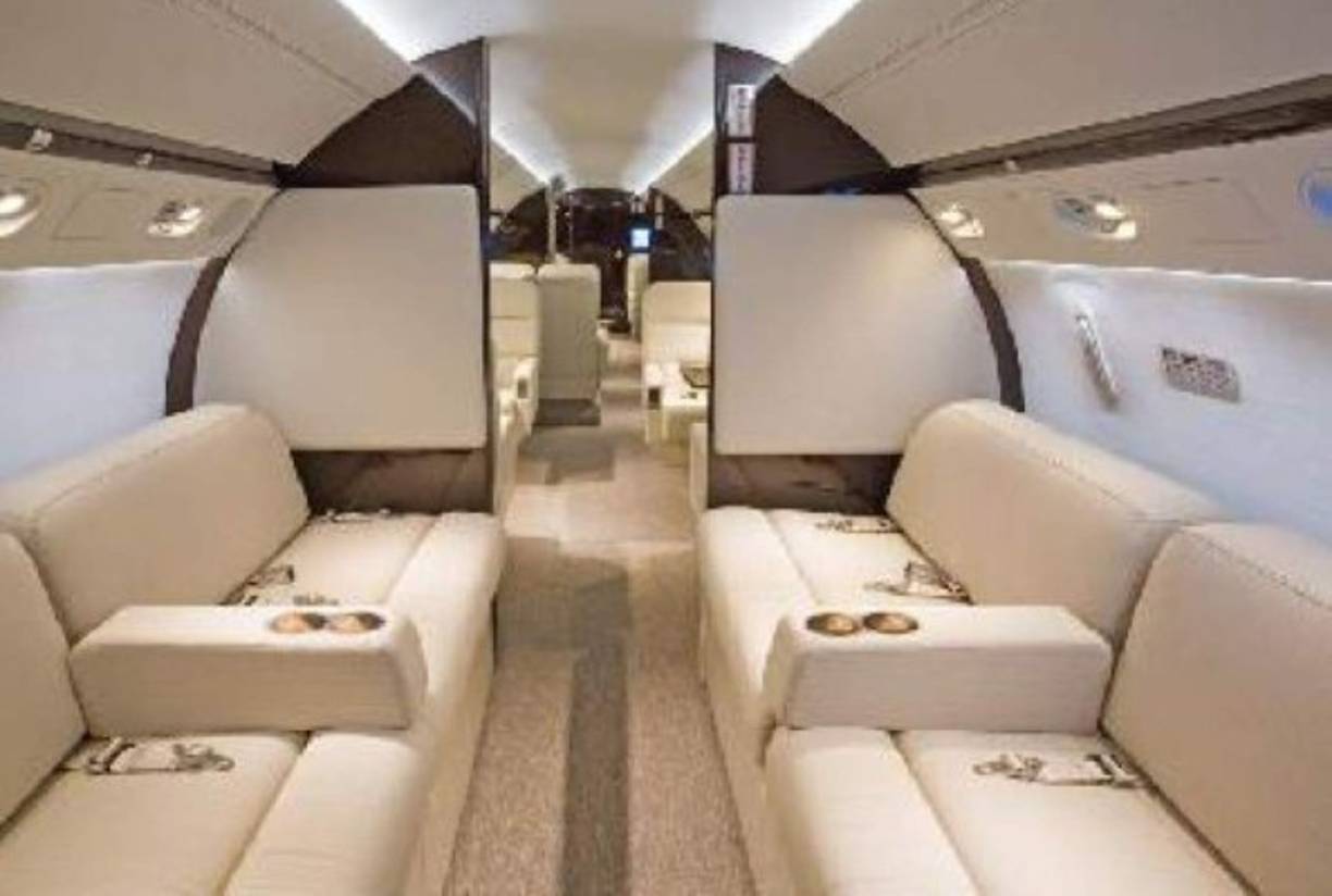 El avión del delantero de Barcelona tiene 29 metros de largo, 28 de envergadura y ocho de altura.