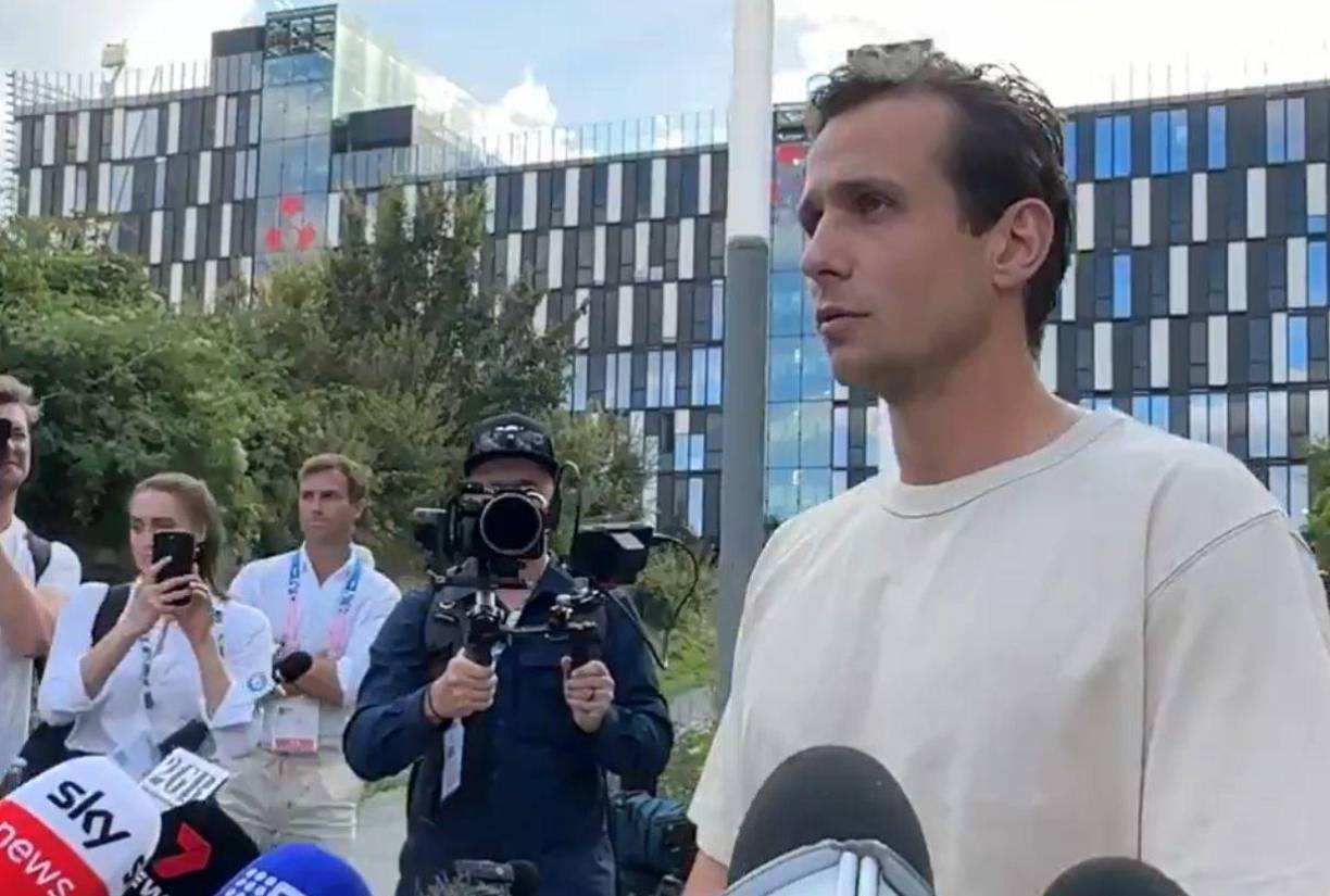 El vendedor, de 17 años que también fue detenido, llevaba en su poder varios estupefacientes, entre ellos “75 pastillas de éxtasis”, cocaína y drogas sintéticas, según las fuentes policiales.