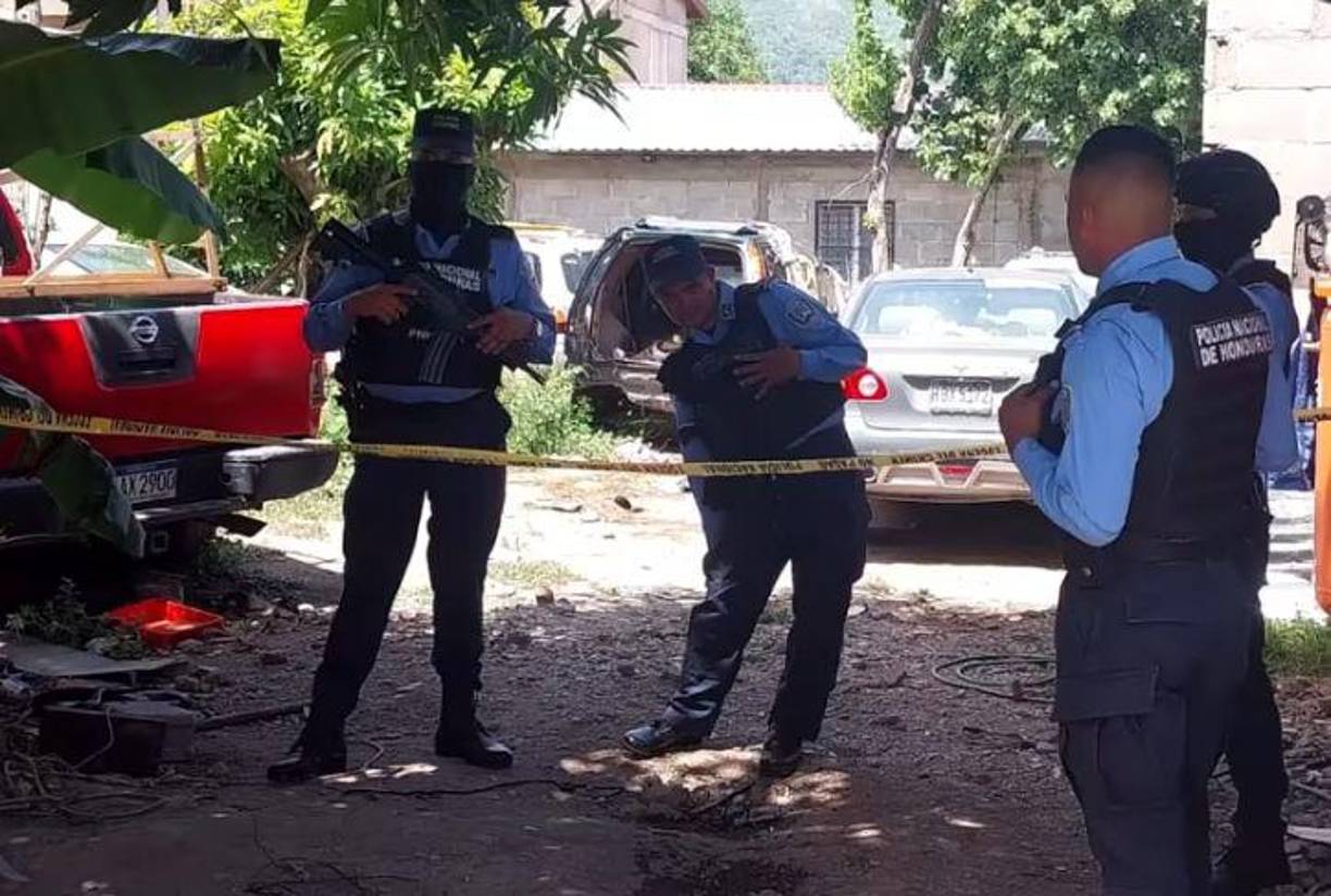 El cuerpo sin vida estuvo por más de 72 horas dentro del vehículo y ya presentaba signos de descomposición. 