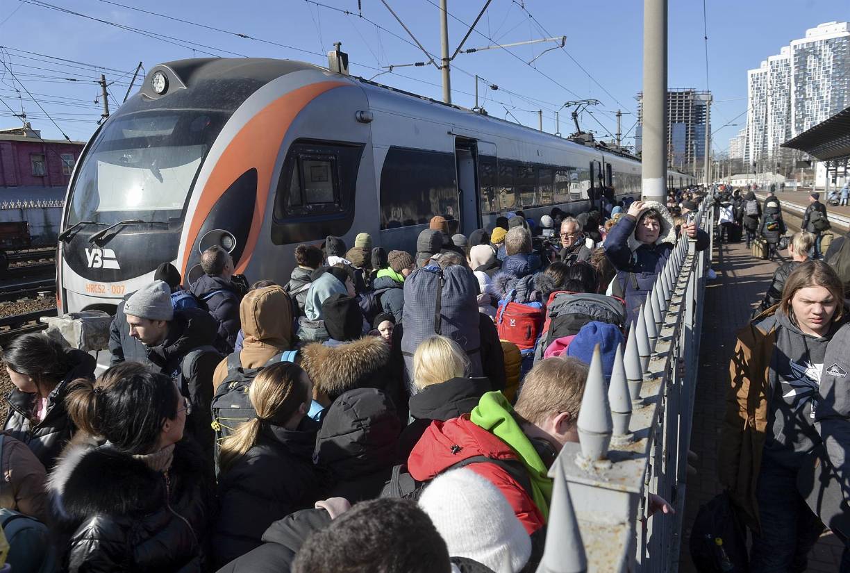 Rusia dijo que atacará las infraestructuras de los servicios de seguridad ucranianos en Kiev e instó este martes a evacuar a los civiles que viven cerca.