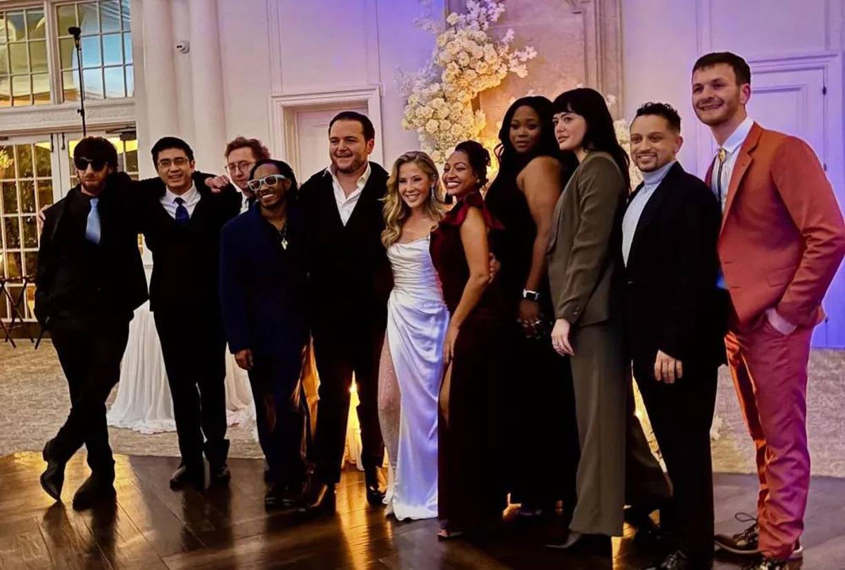 Rivkah Reyes, quien interpretó a Katie, publicó un video de la boda a través de TikTok, que incluía a sus “compañeros de clase” Brian Falduto, Joey Gaydos Jr., Robert Tsai, Maryam Hassan, Aleisha Allen y Cole Hawkins.