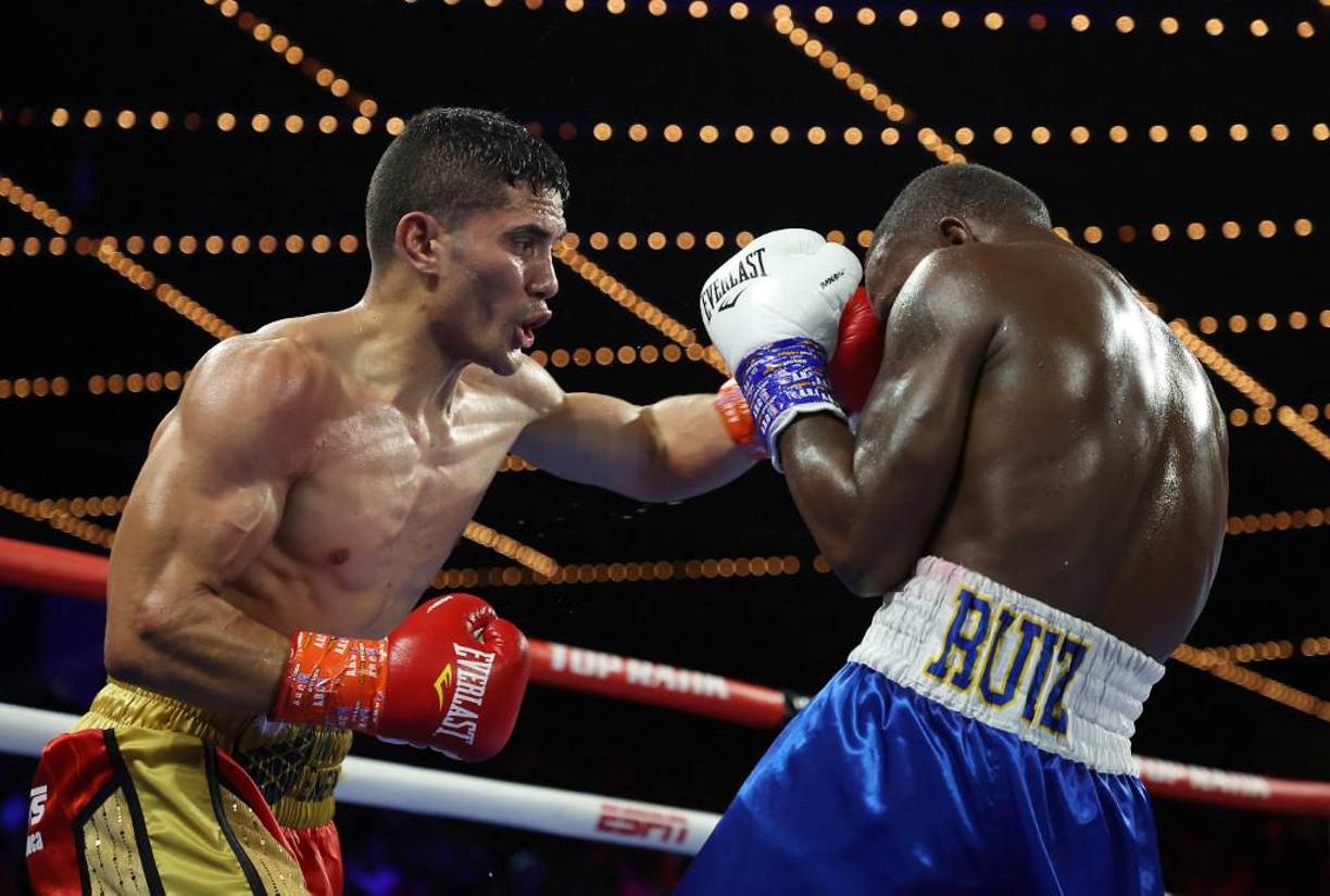 Josec “Escorpión” Ruiz perdió la noche de este sábado por nocaut en el séptimo asalto la pelea que protagonizó ante el puertorriqueño Henry “Moncho” Lebrón.