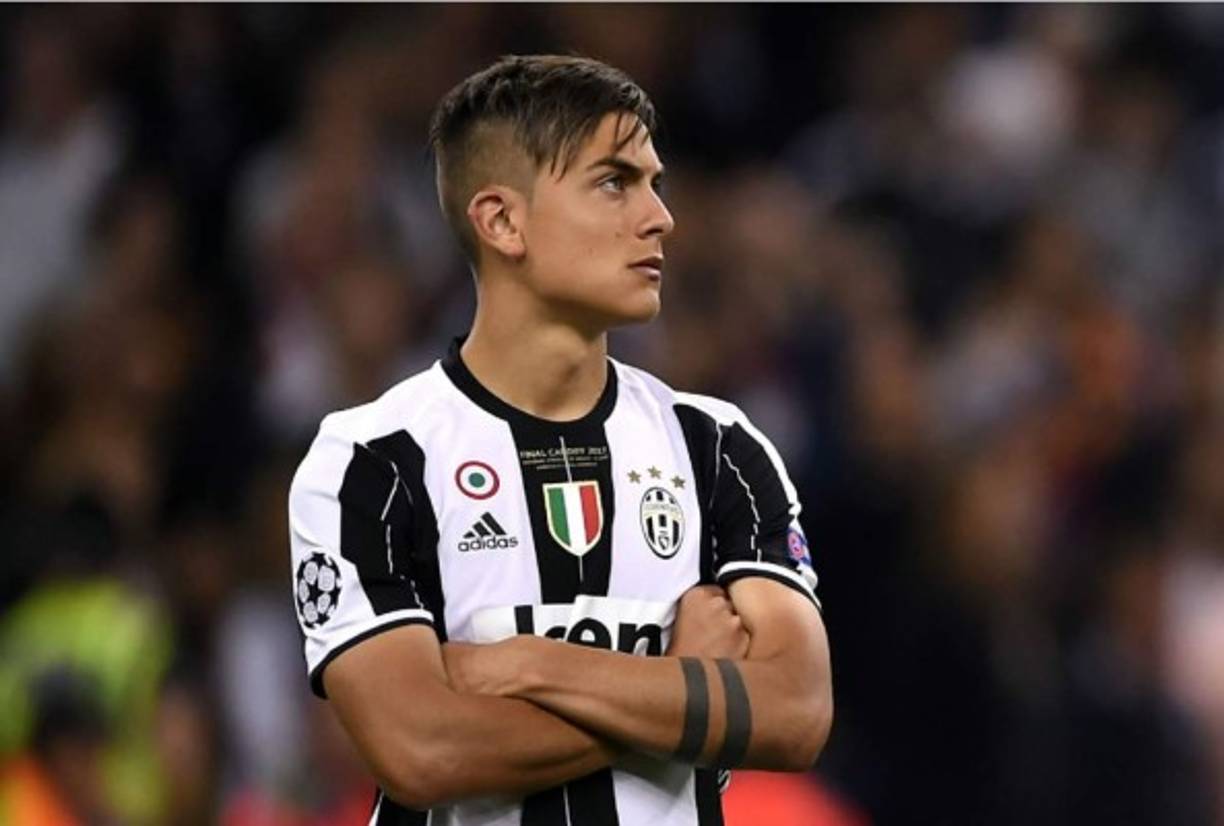La directiva de la Juventus ha querido frenar todas las informaciones sobre la posible salida de Paulo Dybala, a través de unas declaraciones de Giuseppe Marotta, gerente deportivo, asegurando que la Juve no pondrá en venta al jugador en ningún caso, ya que su objetivo es que el argentino sea uno de los iconos del club al largo plazo. Así, esperan calmar las aguas momentáneamente, en vistas de la situación que el propio jugador puede estar viviendo en Italia. “Queremos que sea un símbolo para los próximos años, es joven y no tenemos prisa, sabemos que va a pagar nuestra confianza con un gran rendimiento”, confirmó el directivo del club italiano.