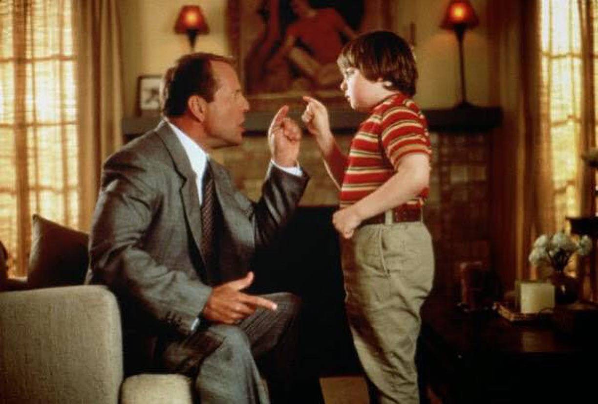 Mi encuentro conmigo: Es una película estrenada en el año 2000. Se trata de la vida de Russ Duritz, un asesor de imagen de éxito cuya vida cambia de golpe a conocer a Rusty, que resulta ser él mismo cuando tenía ocho años. Puede verla en Disney+