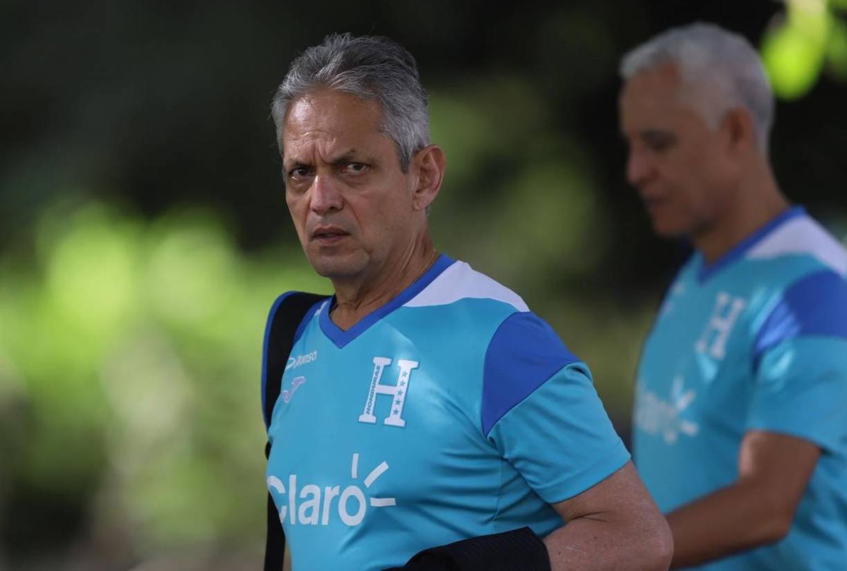 “Naturalmente acá hay mayores posibilidades de trabajar. Creo que lo del Olímpico, mañana iremos a pisarla, pero en las situaciones de juego vemos que la grama se levanta, está irregular, es cuestión de mantenimiento, que la INMUDE nos ayude y poder contar la alternativa para la Selección. Necesitamos tener mejores canchas y si San Pedro Sula nos da esa posibilidad, naturalmente que es lo más funcional para la Selección”, señaló Rueda. 