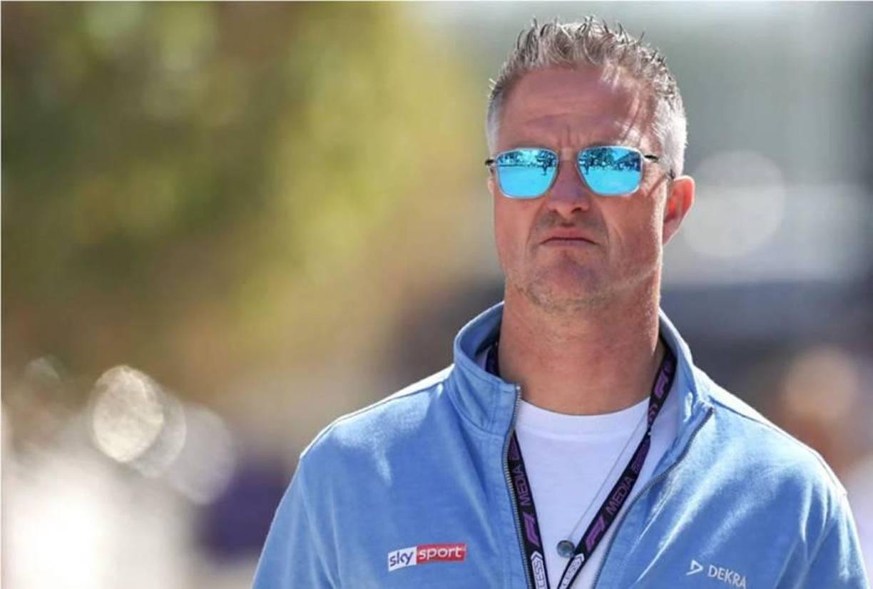 La confesión, realizada a través de sus redes sociales, ha provocado un aluvión de reacciones y ha puesto en el foco de atención al teutón, quien, pese a estar retirado de las pistas, sigue siendo una figura relevante como analista del automovilismo.