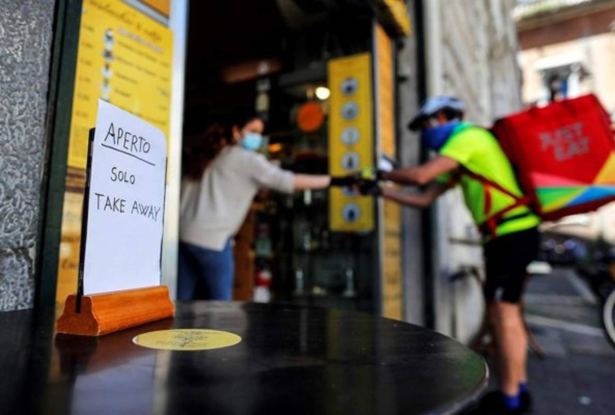 'Todavía estamos en una fase de riesgo. Necesitaremos dos semanas para ver cómo van las cosas', añadió, y dijo que se necesita 'iniciar un cambio cultural para vivir con el coronavirus'.