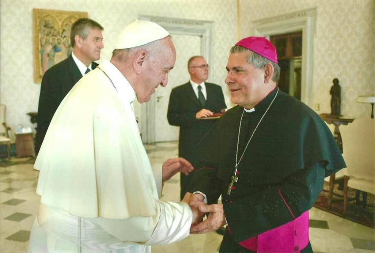 Herrera se convierte en el tercer obispo nicaragüense en ser expulsado de Nicaragua en el último año. Los otros dos son los obispos excarcelados Rolando Álvarez, de la diócesis de Matagalpa (norte), e Isidoro Mora, de la diócesis de Siuna (Caribe).