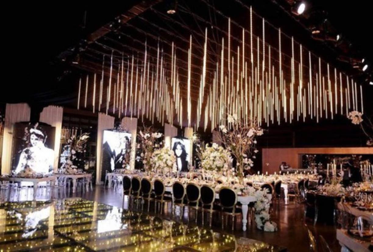 Nicky Jam y Angélica se casaron en un lujoso centro de eventos. Por esa razón él decidió compartir una fotografía de la bella decoración que utilizaron, donde destacan pantallas con fotos de los novios.<br/><br/>'Aquí fue la rumba y donde @jbalvin casi se rompe el cuello', expresó Nicky Jam en referencia a la caída del artista colombiano.