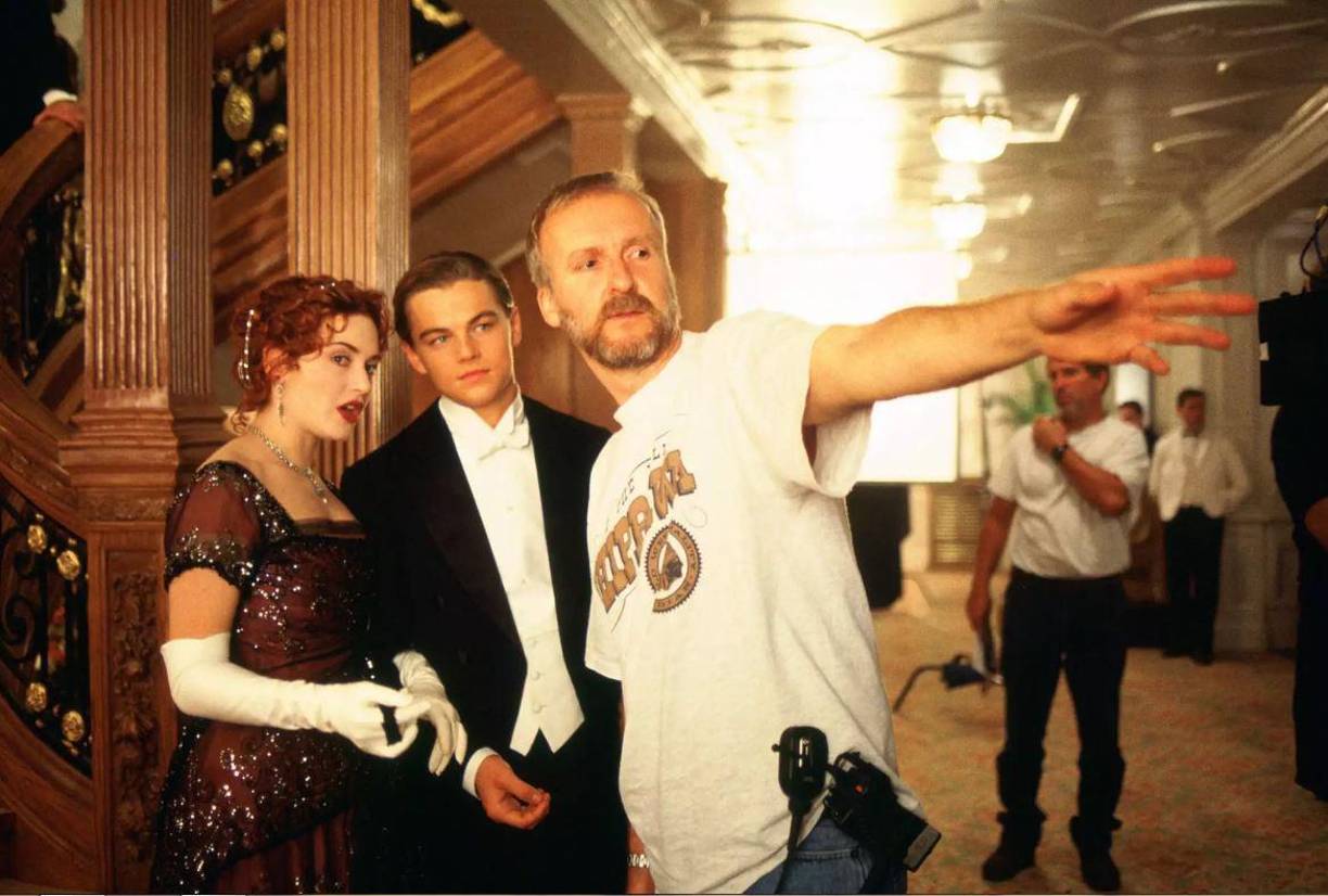 Ayer martes 1 de noviembre se cumplieron 25 años del estreno de “Titanic” en gran pantalla en el Festival de Cine Internacional de Tokio. Esta epopeya sobre el famoso naufragio que convirtió en “el rey del mundo” cinematográfico a su director, James Cameron, acumuló 11 Premios Oscar y a día de hoy es la tercera más taquillera de la historia.