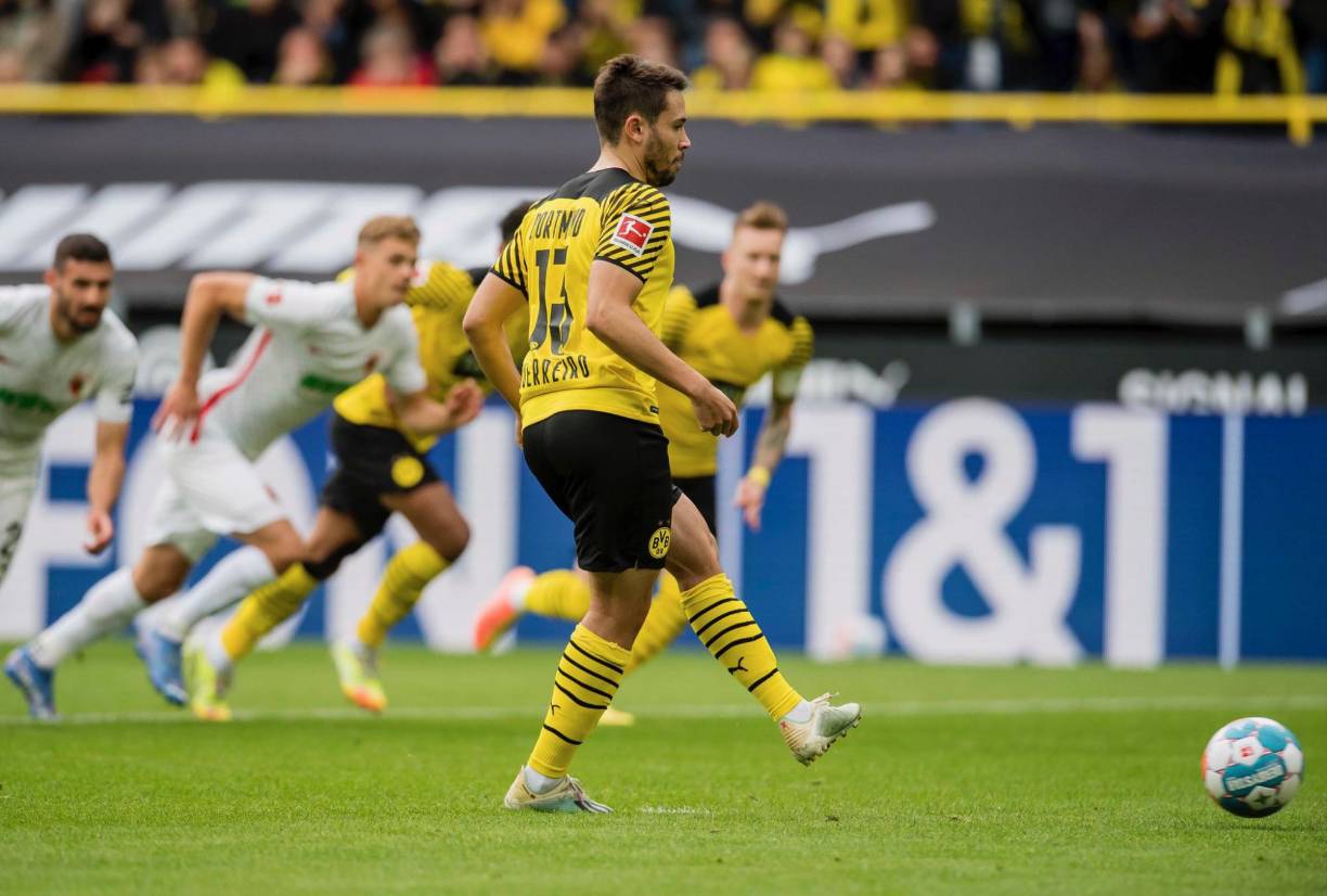 El lateral portugués Raphael Guerreiro será nuevo jugador del Bayern Munich. Llegará como agente libre procedente del Borussia Dortmund y firmará hasta 2026 con los bávaros.