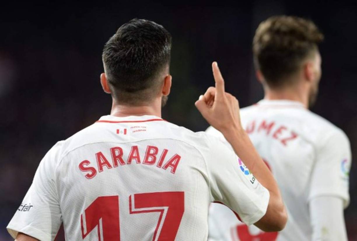 El español Sarabia festejando su anotación ante Barcelona.