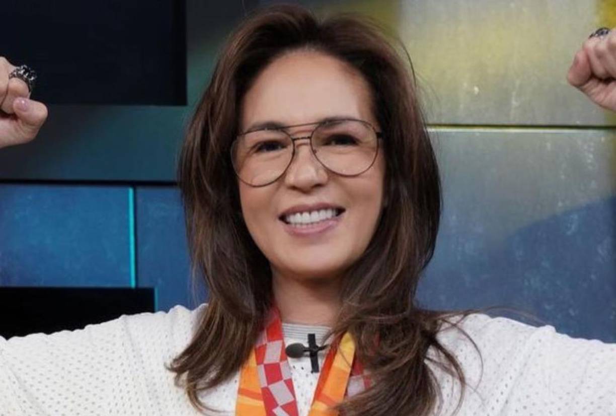 Se reveló que: “ya está en Los Ángeles, va acompañada de su hermana y le van a hacer una serie de estudios en un hospital especializado en neurología, en un Centro Neurológico”. Yolanda expresó: “yo sé que tengo algo en la cabeza, yo sé que algo no anda bien, pero no sé qué sea”.