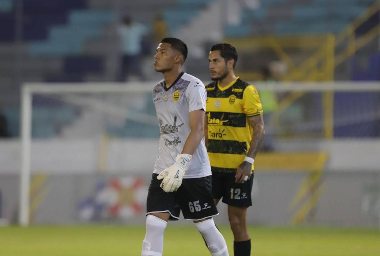 El joven portero Onan Rodríguez volvió a ser titular en el Real España ante la baja por lesión de Luis ‘Buba‘ López.