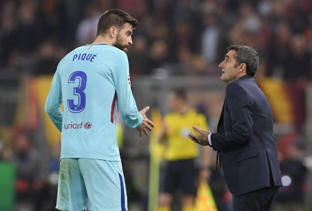 Gerard Piqué y Valverde, DT del Barcelona, discutieron en algunos tramos del partido.