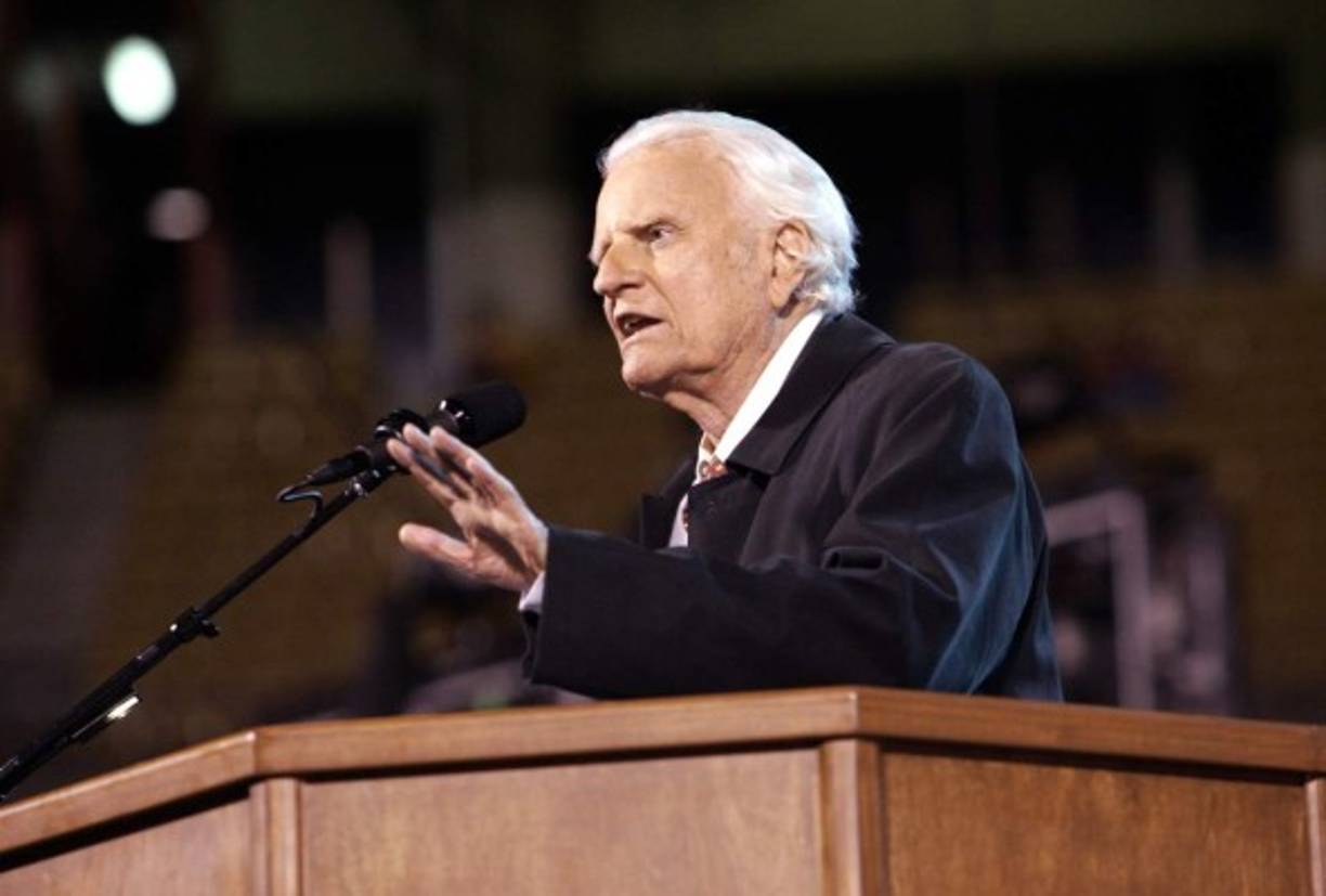 'El GRAN Billy Graham murió. ¡Era único! Les hará falta a los cristianos y a todas las religiones. Un hombre muy especial', escribió el presidente de Estados Unidos, Donald Trump, en Twitter.