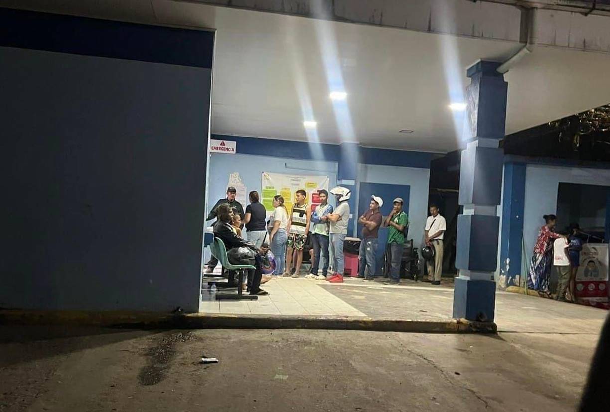 Una tercera persona, de nombre Geovany George, resultó herida tras el fuerte tiroteo y fue trasladado al hospital Manuel de Jesús Subirana, pero se desconoce su estado de salud. 