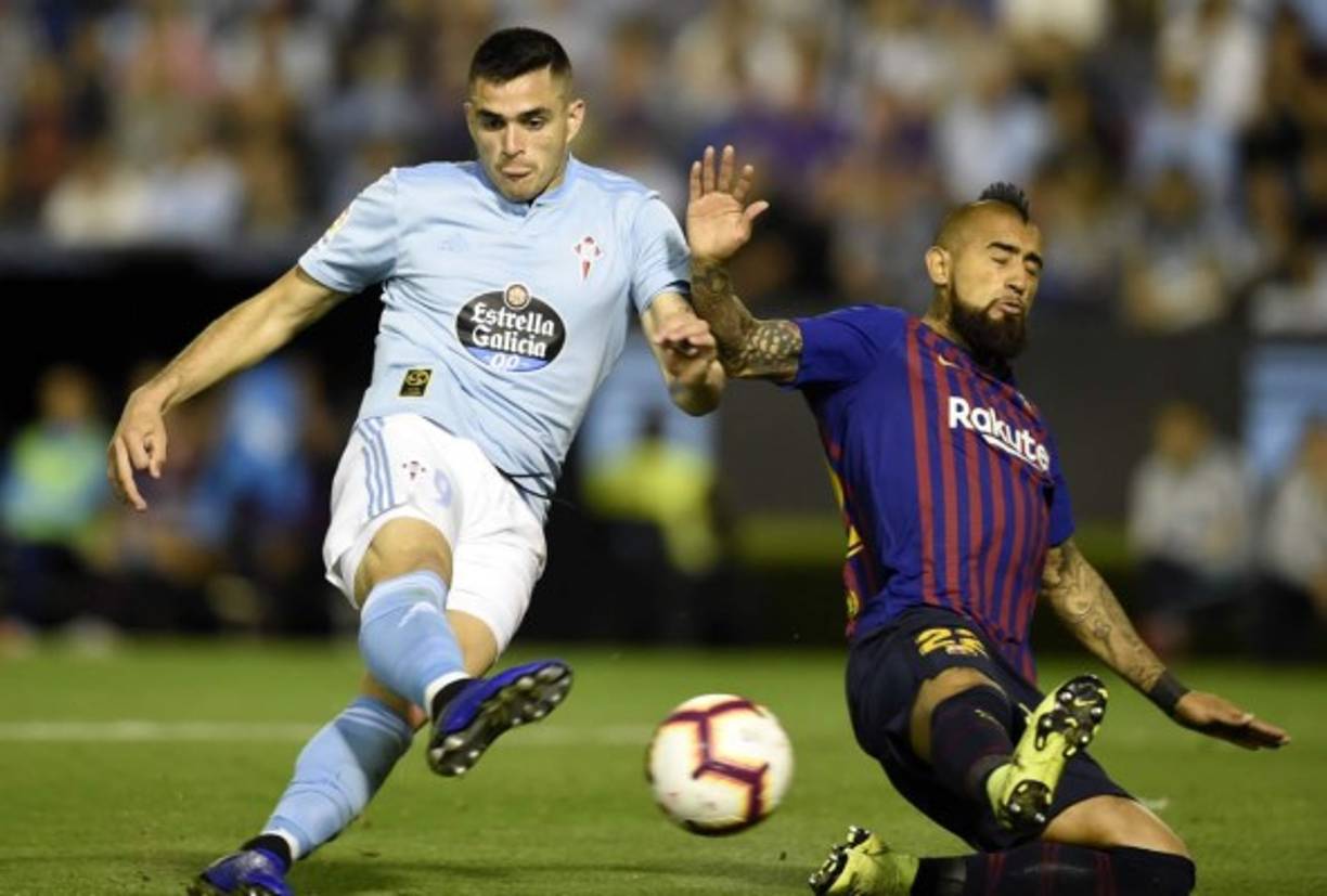Maxi Gómez marcó el primer gol del partido con este disparo de derecha que no pudo bloquear Arturo Vidal.