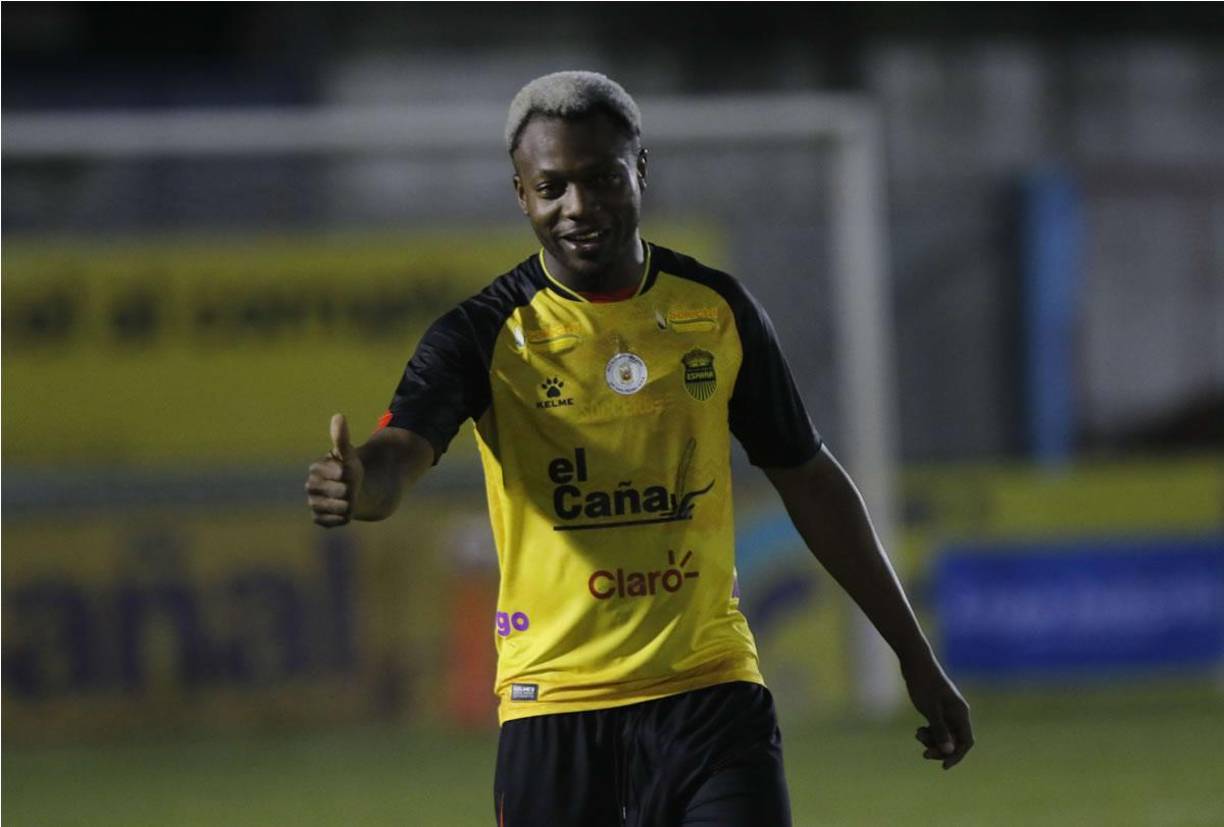 El lateral derecho Kevin Álvarez ha despertado el interés del Olimpia para la próxima temporada, según informa la página “Fichajes Liga Nacional Honduras”. El jugador de 26 años se despidió del Real España pero tiene contrato con el equipo Norrkoping de Suecia.