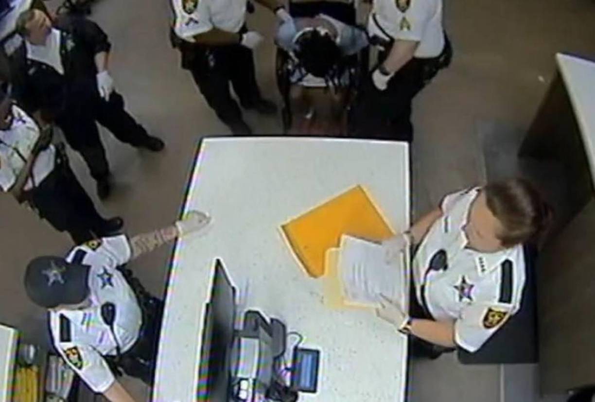 Los miembros de la familia dijeron que Jeffery y Taylen acababan de mudarse al complejo de apartamentos hace aproximadamente un mes.