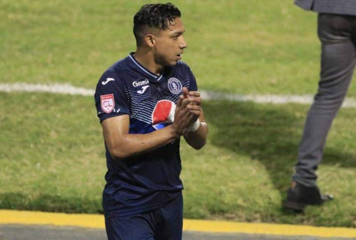 Emilio Izaguirre: El experimentado lateral izquierdo renovó por dos años con el Motagua y le fin a los rumores de que podría salir del cuadro azul.<br/>