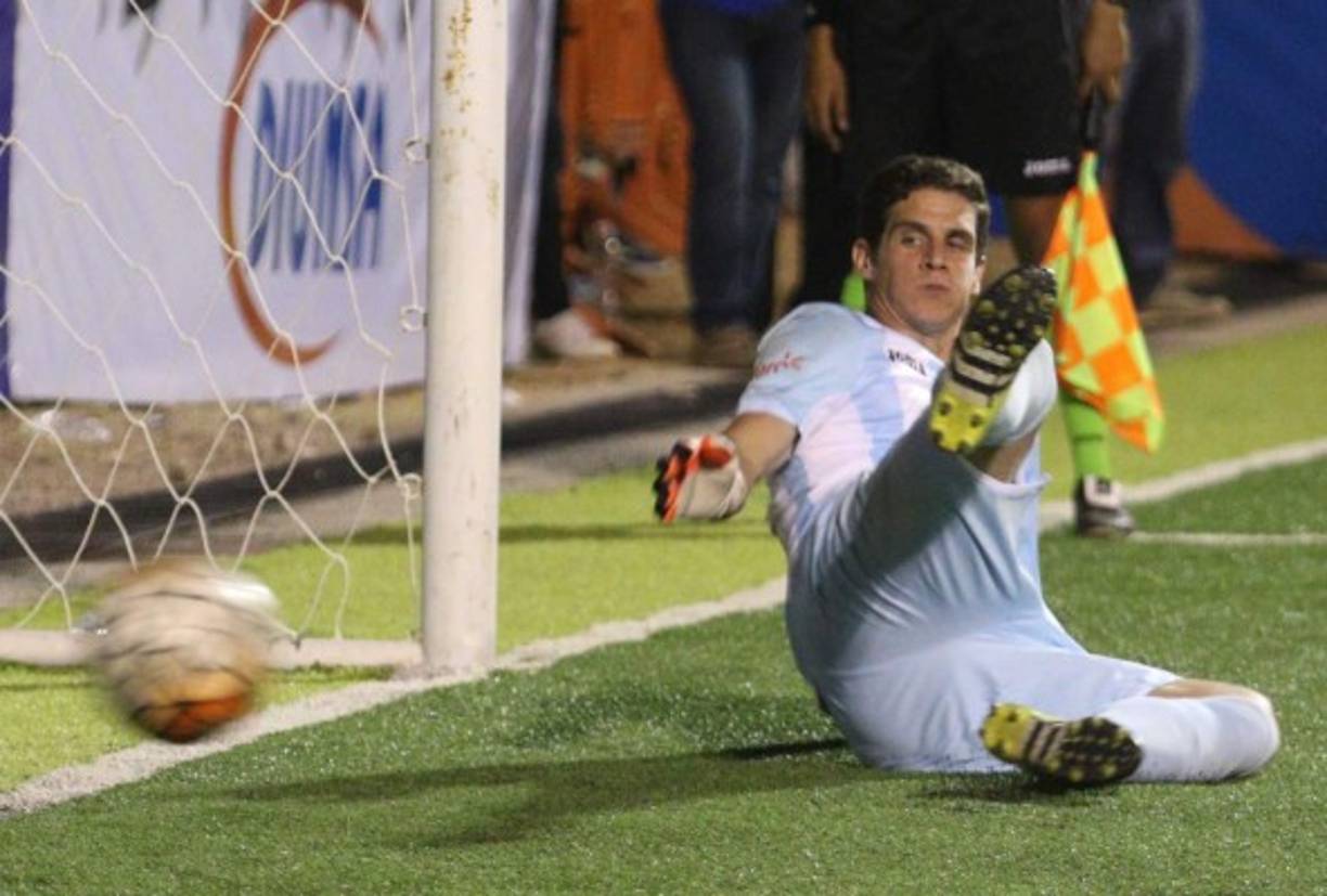 Jonathan Enrique Rougier , portero argentino ya debutó con Motagua y fue eliminado por el Gremio de Liga Mayor en Copa Presidente.
