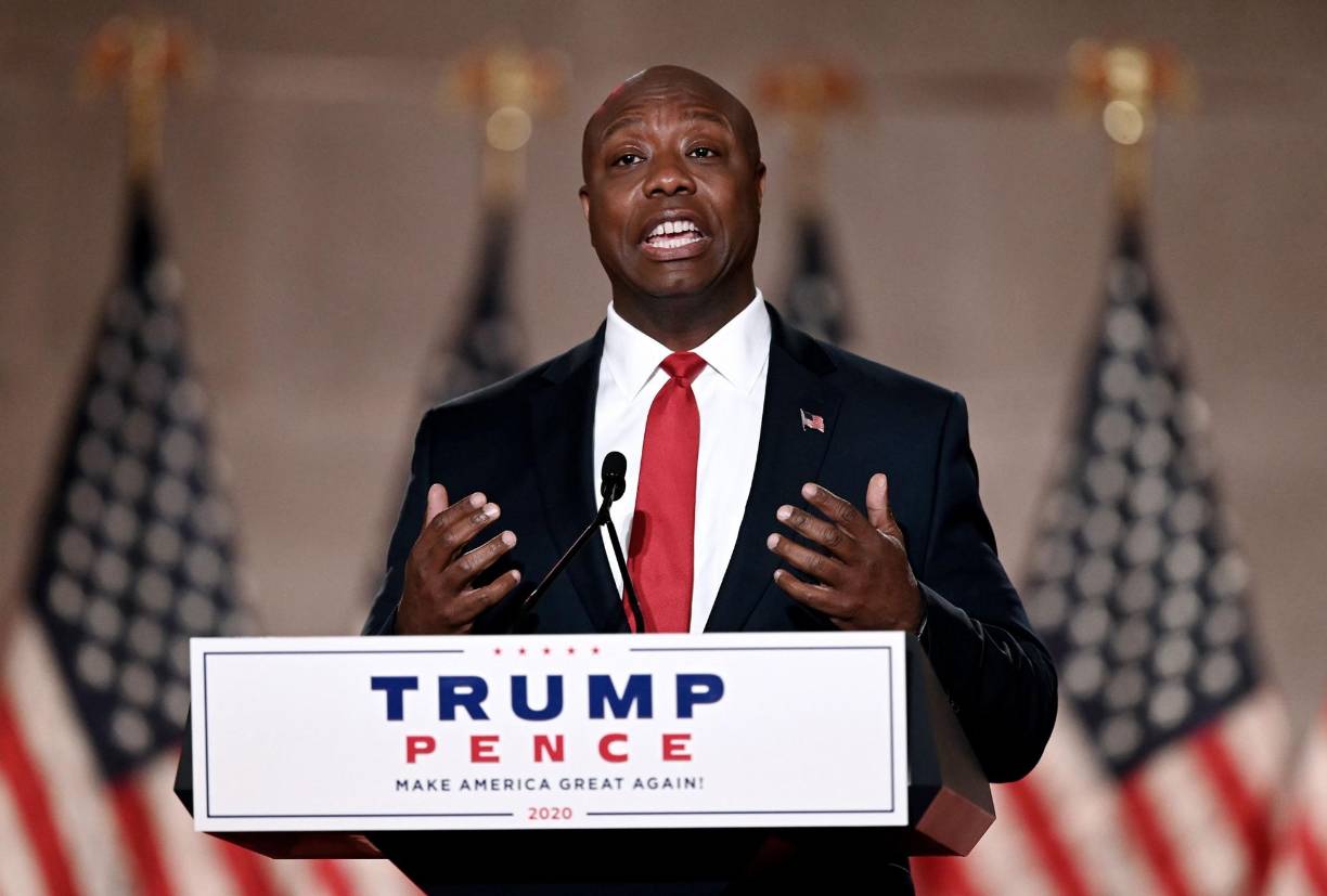 El senador de Carolina del Sur Tim Scott, de 57 años, sueña con ser el primer presidente republicano negro. Tras su reelección el 8 de noviembre -con una ventaja de 26 puntos sobre su rival- evocó la figura de su abuelo, que había votado por Barack Obama. “¡Ojalá hubiera vivido para ver a otro presidente de color y que esta vez fuera un republicano!”.