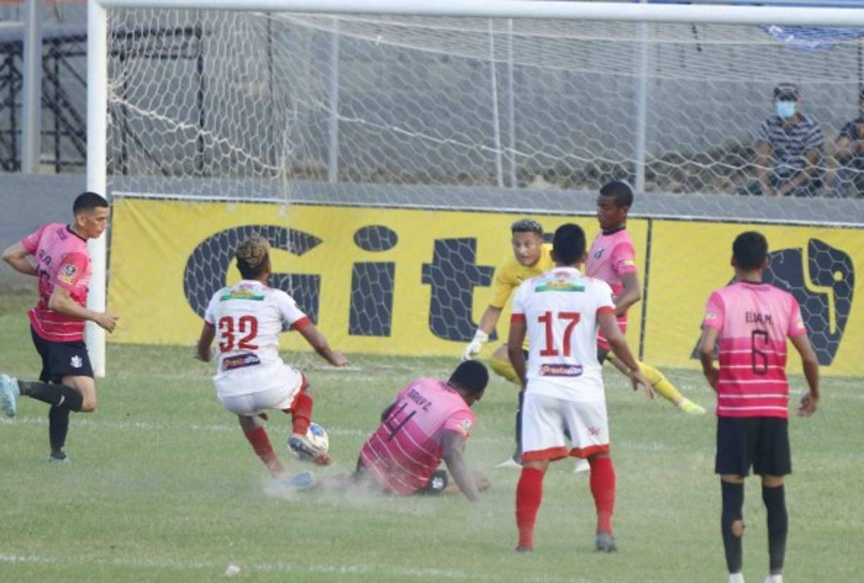 La polémica se hizo presente en el estadio Humberto Micheletti sobre el final del partido. Al minuto 92, Melissa Pastrana sancionó un polémico penal a favor de la Real Sociedad.
