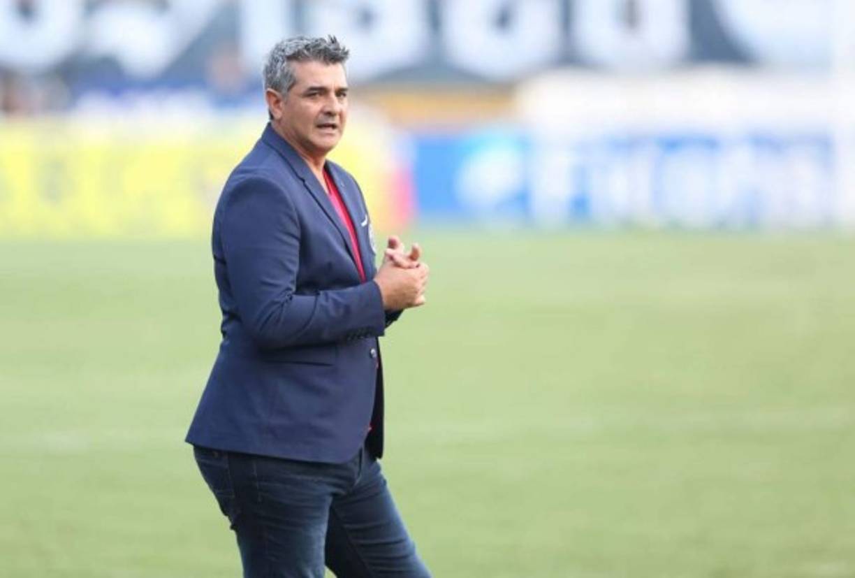 Diego Vázquez, DT del Motagua, llegaba con la presión de ganar ya que en los últimos dos partidos había empatado ante Real de Minas y Real Sociedad.