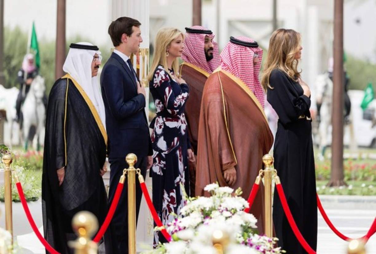 Fue en su primer viaje a Arabia Saudita donde se ganó todos los halagos de los expertos en moda por sus acertados atuendos, convirtiéndose desde entonces en un ícono de moda.