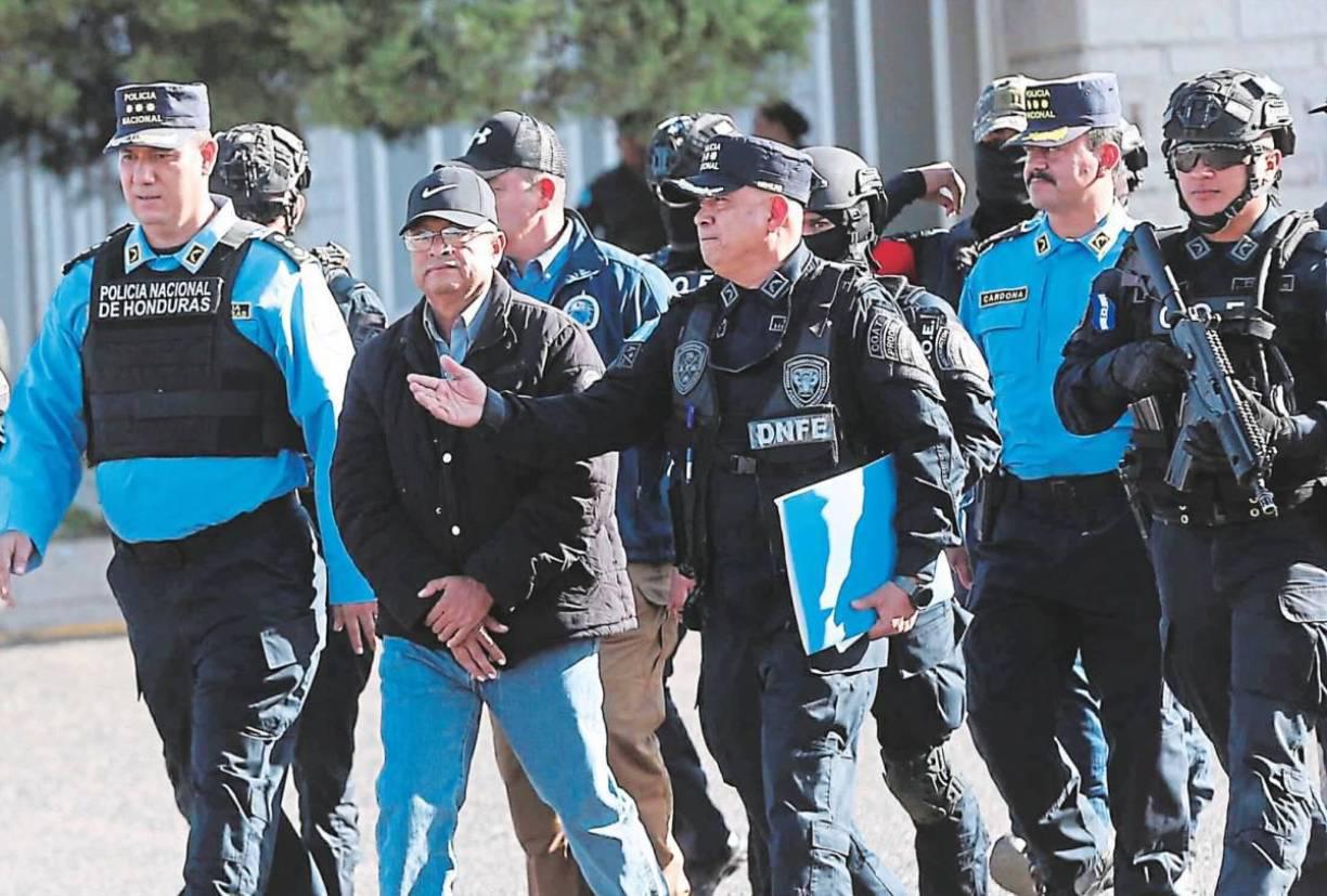 Un periodista también figura en la lista de muertos. Se trata de Nahúm Palacios, quien había desafiado a los narcotraficantes, según ‘Cachiro’. En 2010, Palacios fue emboscado en Tocoa, Colón, donde su vehículo recibió más de 40 impactos de bala. Junto a sus dos compañeros heridos, el periodista fue hallado con más de 30 heridas.