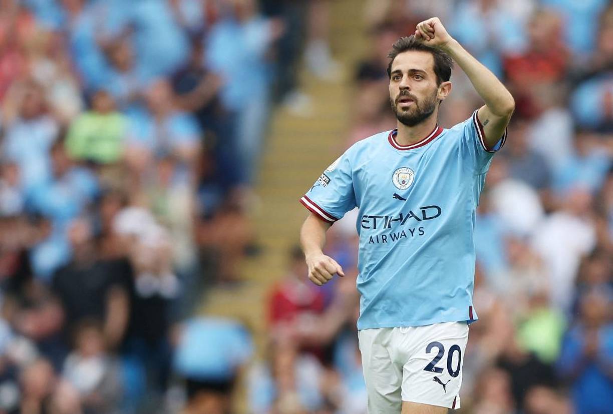  El Barcelona ha descartado el fichaje del portugués Bernardo Silva en este mercado de verano debido a la negativa del Manchester City en vender al jugador y a la inviabilidad económica de afrontar la operación por parte del club azulgrana, según explicó a EFE una fuente autorizada por la entidad catalana.