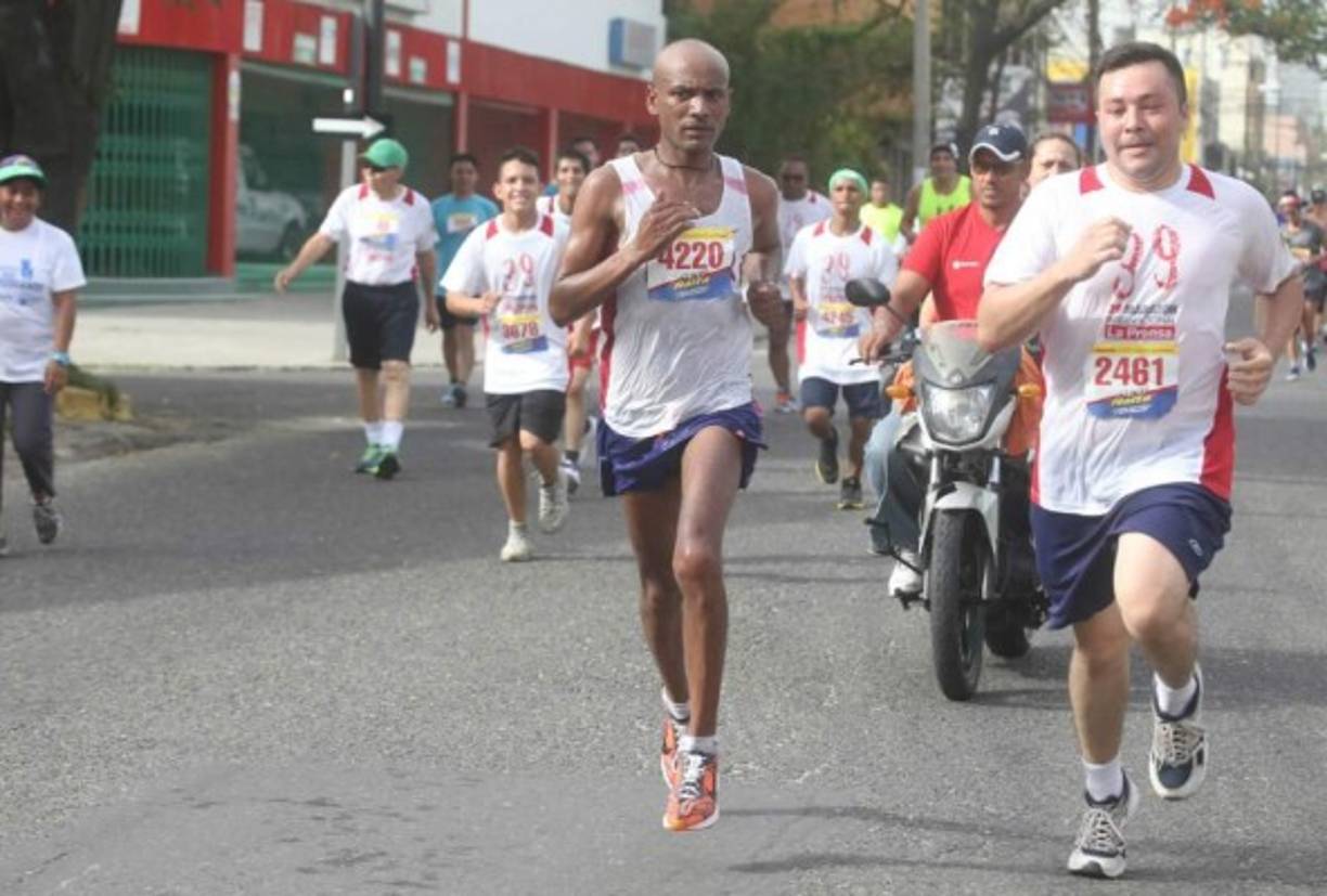 El ganador de la 39 Maratón Internacional LA PRENSA, Hailemariam Mola de Etiopía.