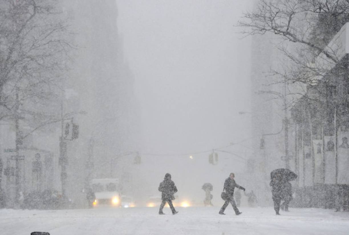 La Quinta Avenida de Nueva York bajo la tormenta de nieve.