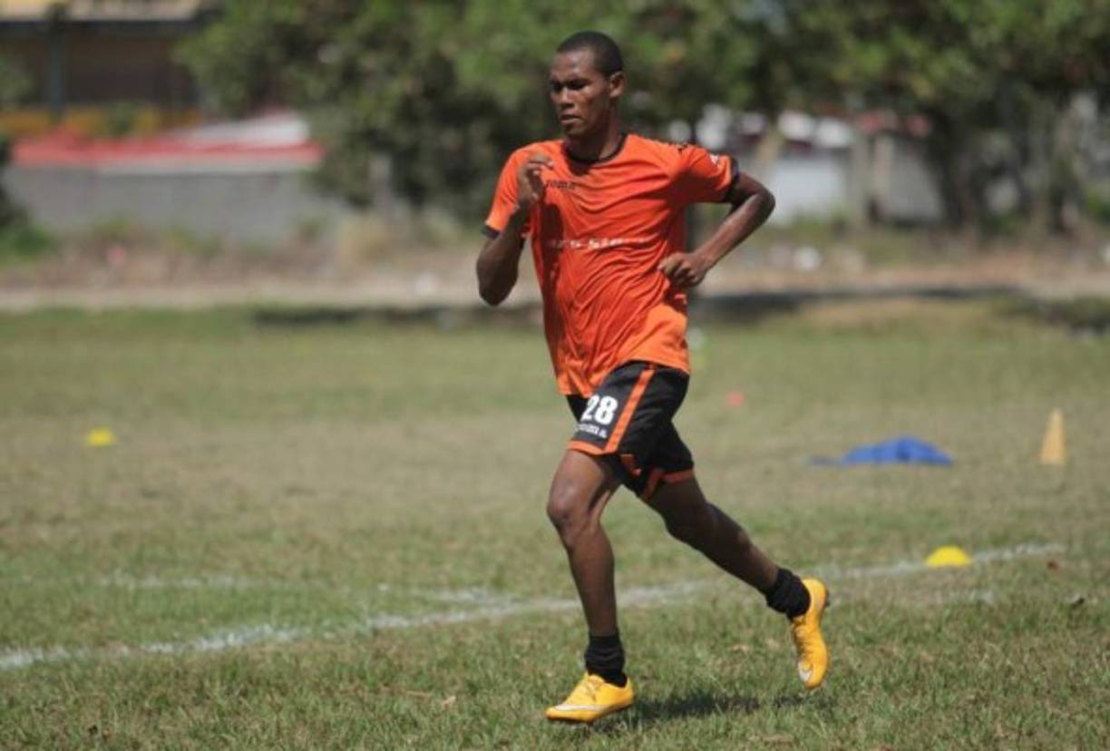 Dembor Bengtson: El hermano del experimentado delantero se ha presentado a Vida en donde busca quedarse.