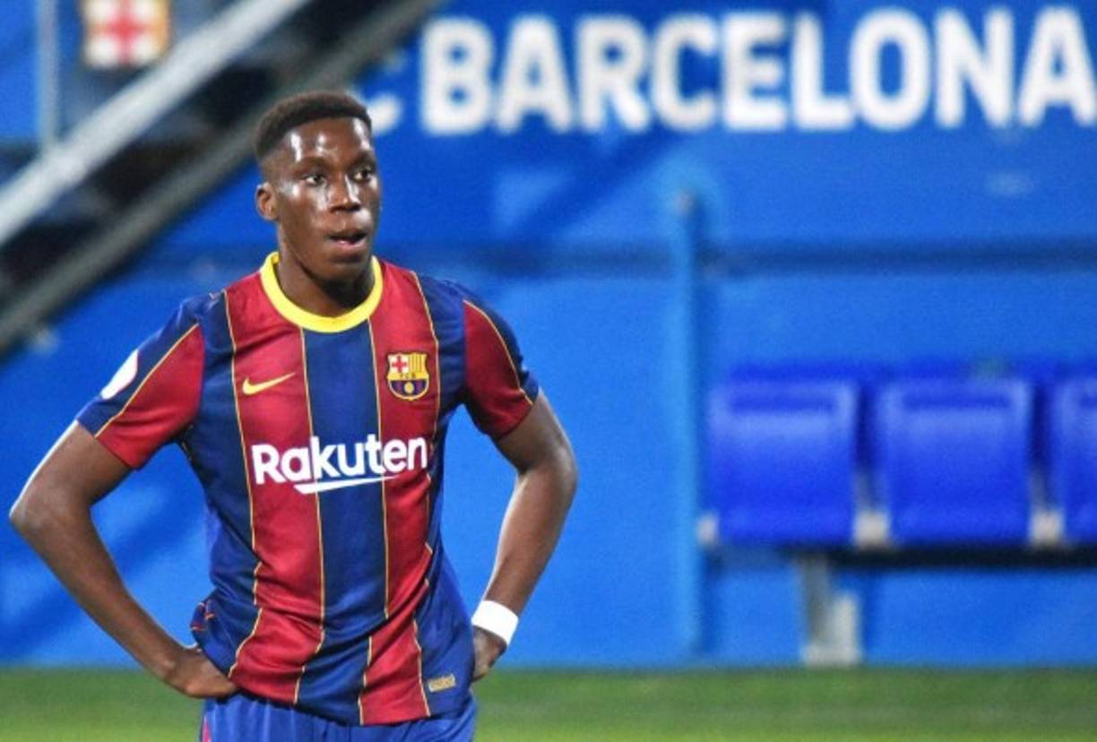 El Barça pide 15 millones por Ilaix Moriba, según informa el diario Sport. El conjunto azulgrana ha dicho 'no' a una propuesta de 5 millones de un club de la Bundesliga, que podría ser el RB Lepizig. En el club catalán son pesimistas con la salida del centrocampista guineano nacionalizado español, que de no irse se pasará todo el año en la grada.
