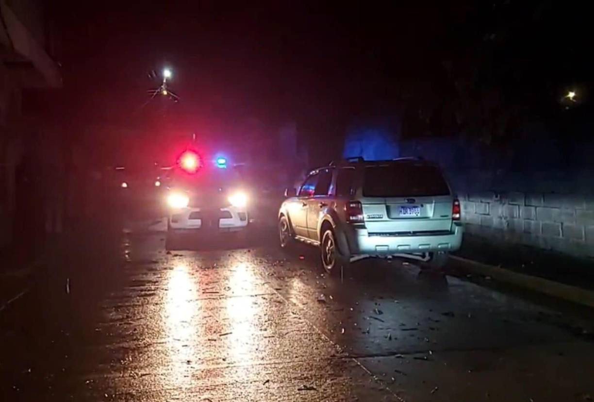 Las autoridades policiales están investigando la causa de ambas muertes. 